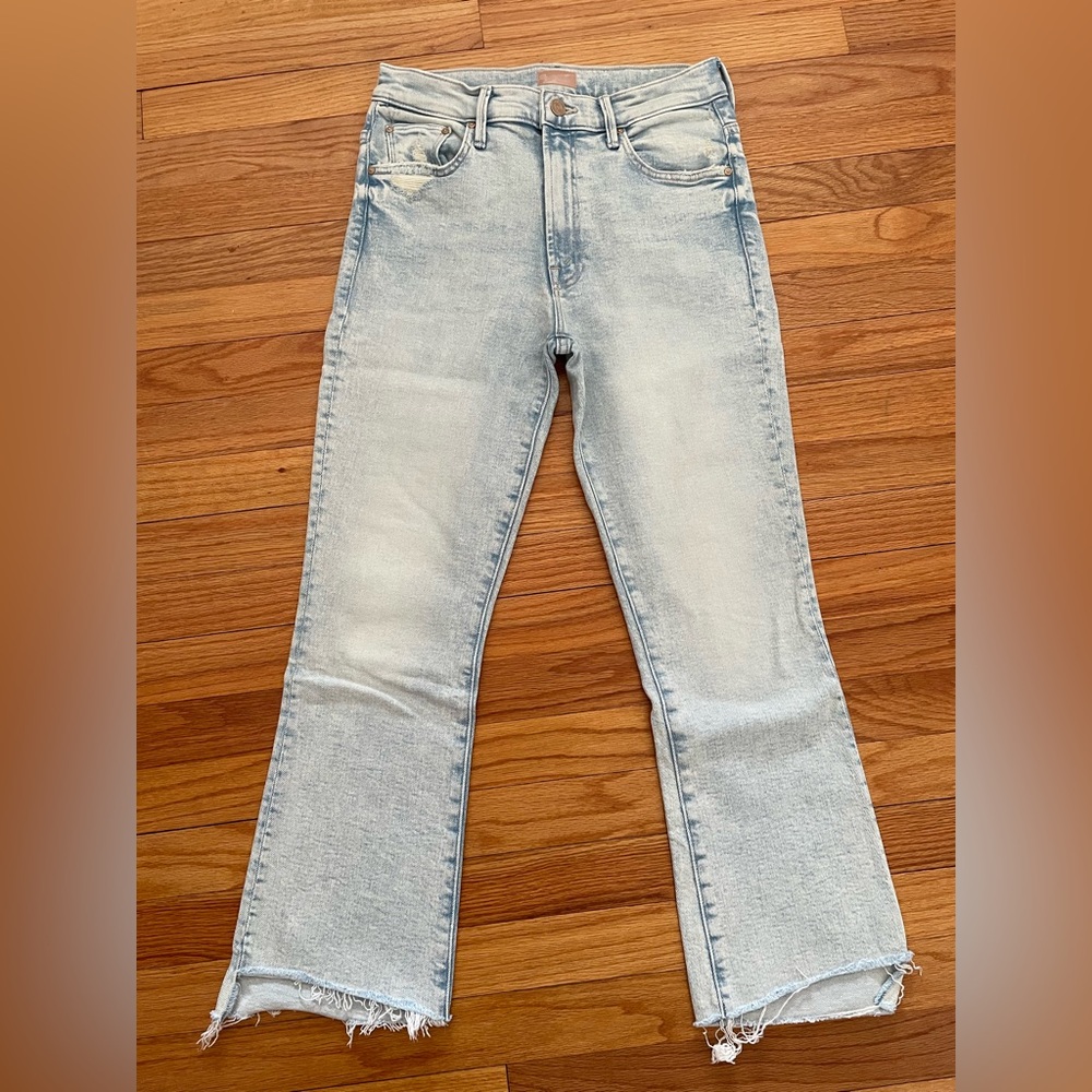 NWOT Mother Jeans. The Insider Crop Step Fray. Smooth Sailing. Size 29